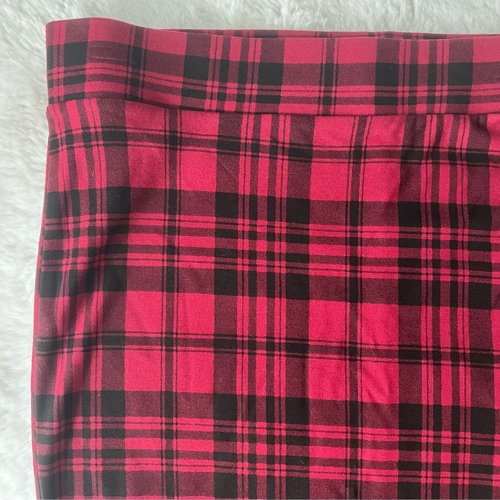 Torrid Red and black plaid pencil skirt - Stretchy - Picture 2 of 7